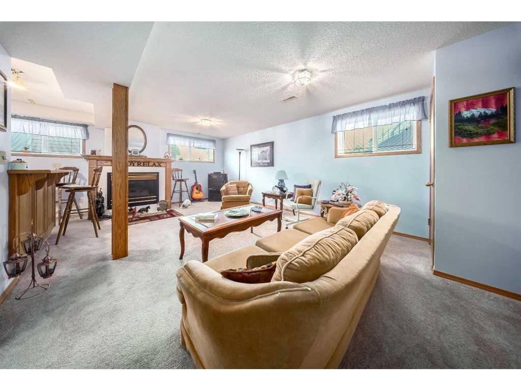 









8


Dunham

Close,
Red Deer,




AB
T4R 2J5

