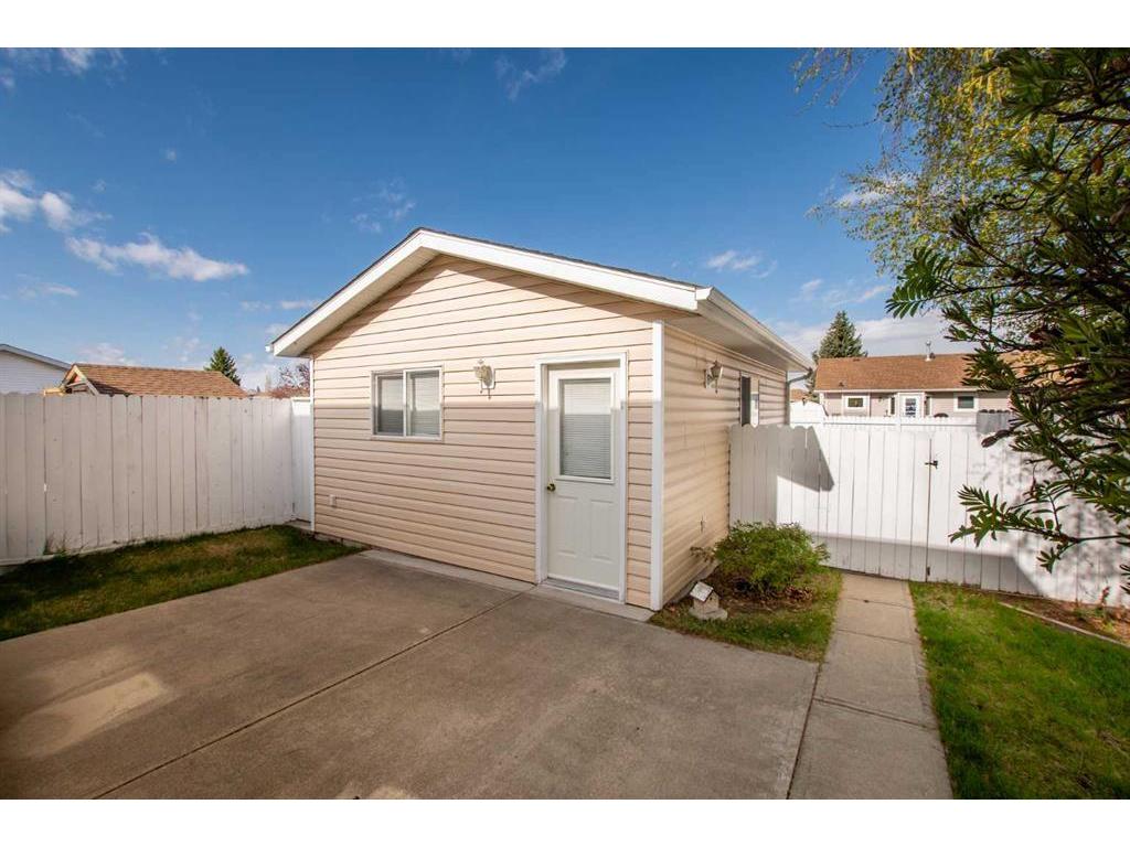 









8


Dunham

Close,
Red Deer,




AB
T4R 2J5

