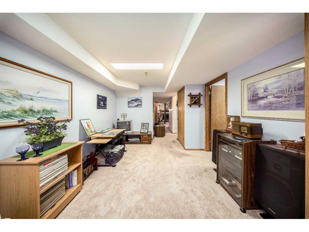 









8


Dunham

Close,
Red Deer,




AB
T4R 2J5

