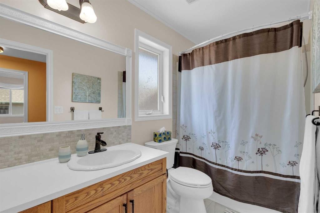 









33


Cameron

Close,
Lacombe,




AB
T4L 2N6

