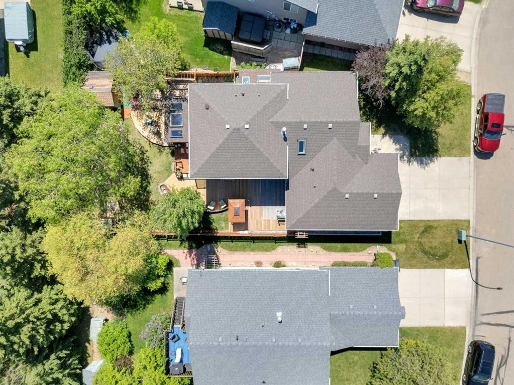 









33


Cameron

Close,
Lacombe,




AB
T4L 2N6

