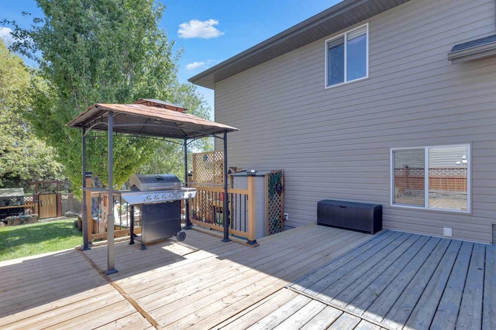 









33


Cameron

Close,
Lacombe,




AB
T4L 2N6

