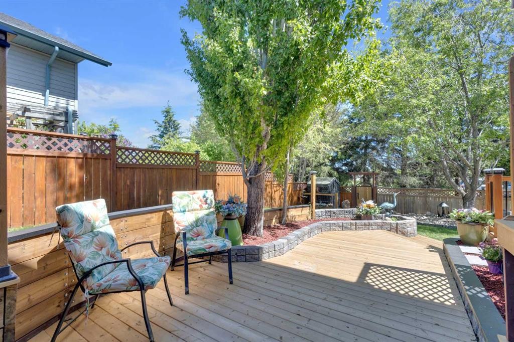 









33


Cameron

Close,
Lacombe,




AB
T4L 2N6

