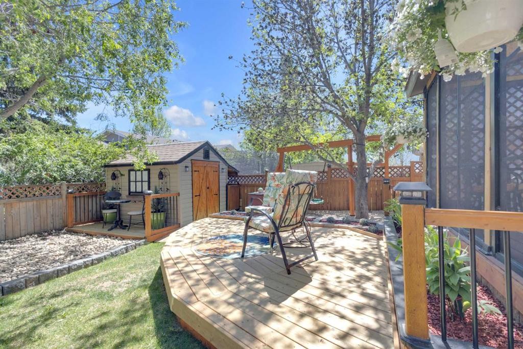 









33


Cameron

Close,
Lacombe,




AB
T4L 2N6


