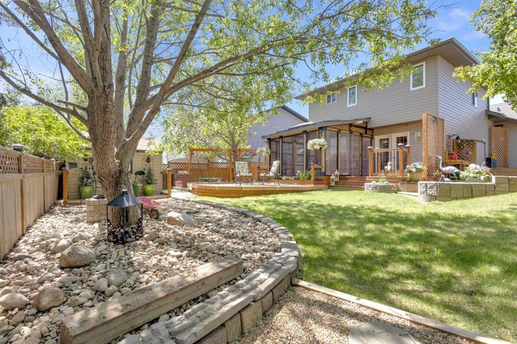 









33


Cameron

Close,
Lacombe,




AB
T4L 2N6

