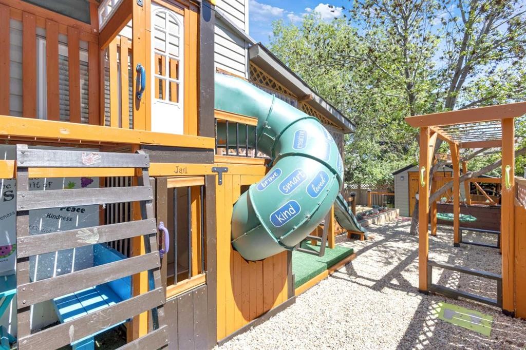 









33


Cameron

Close,
Lacombe,




AB
T4L 2N6

