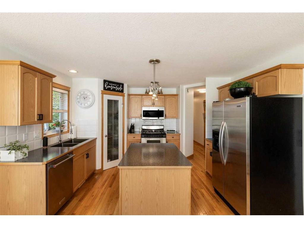 









4494


54A

Avenue Crescent,
Innisfail,




AB
T4G 1X8

