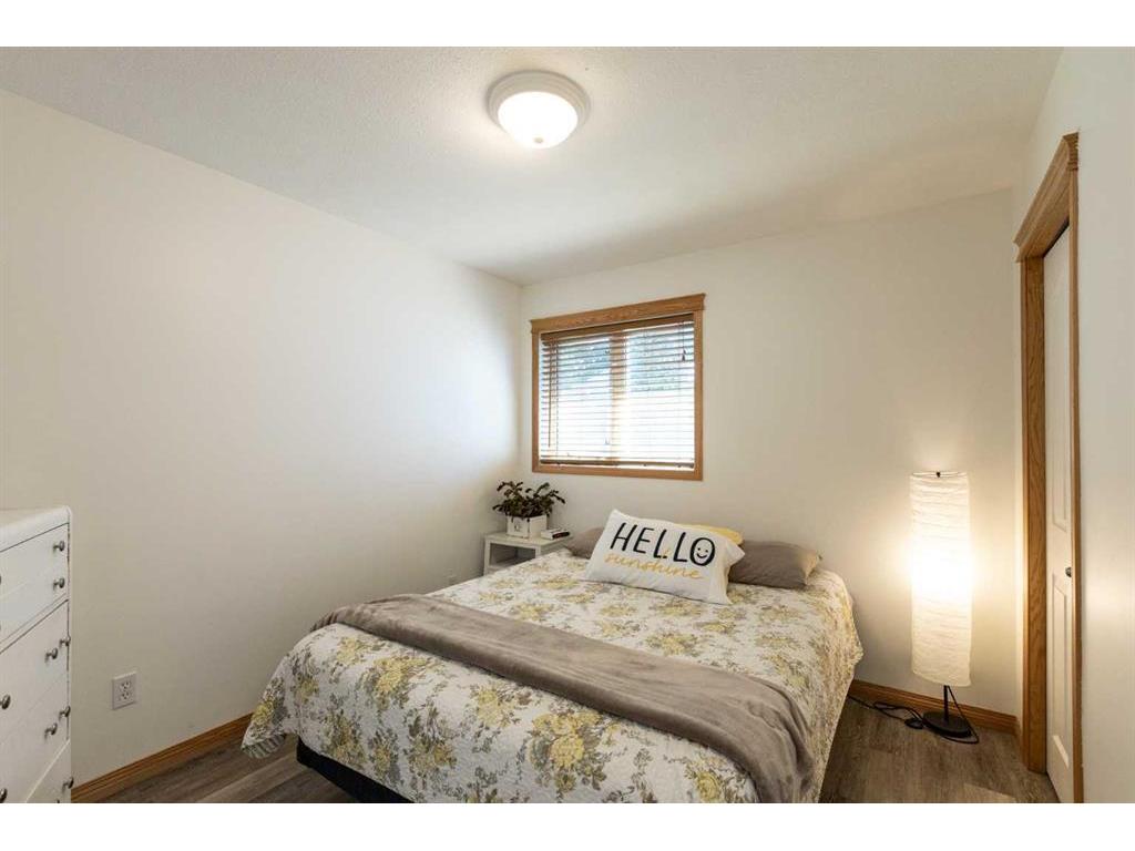 









4494


54A

Avenue Crescent,
Innisfail,




AB
T4G 1X8

