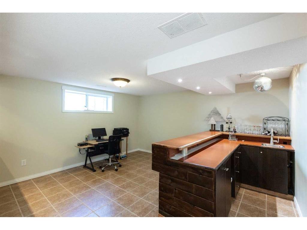 









4494


54A

Avenue Crescent,
Innisfail,




AB
T4G 1X8

