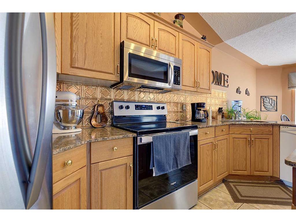 









26110


11

Highway, 27,
Rural Red Deer County,




AB
T4E1C2

