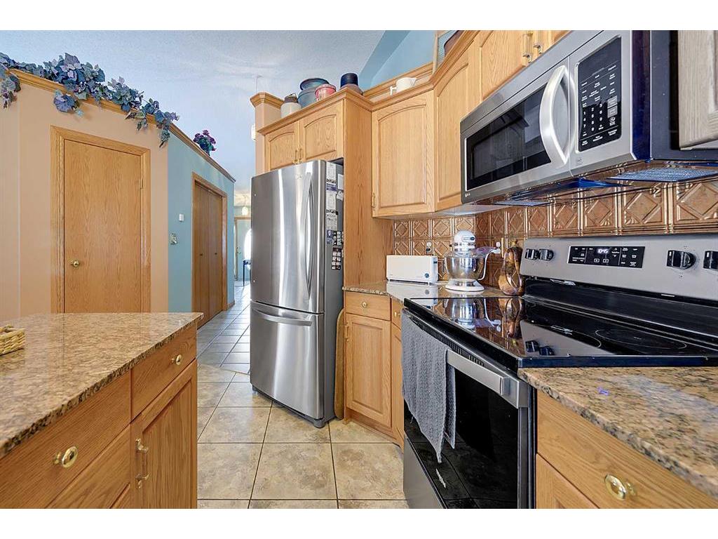 









26110


11

Highway, 27,
Rural Red Deer County,




AB
T4E1C2

