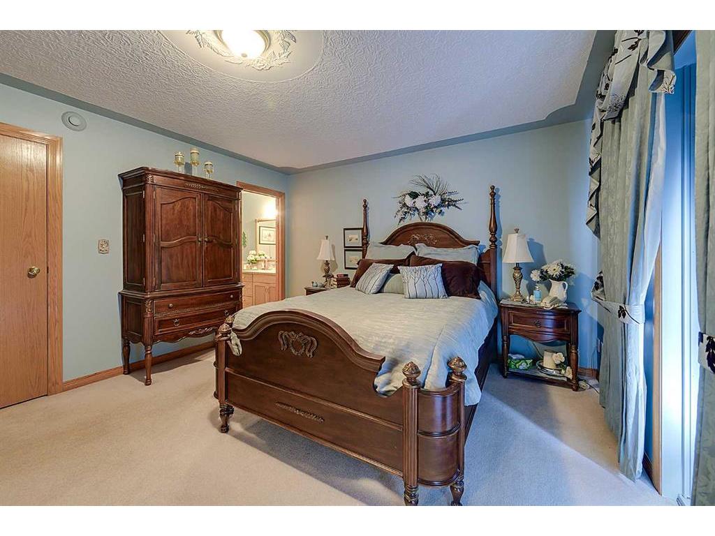 









26110


11

Highway, 27,
Rural Red Deer County,




AB
T4E1C2

