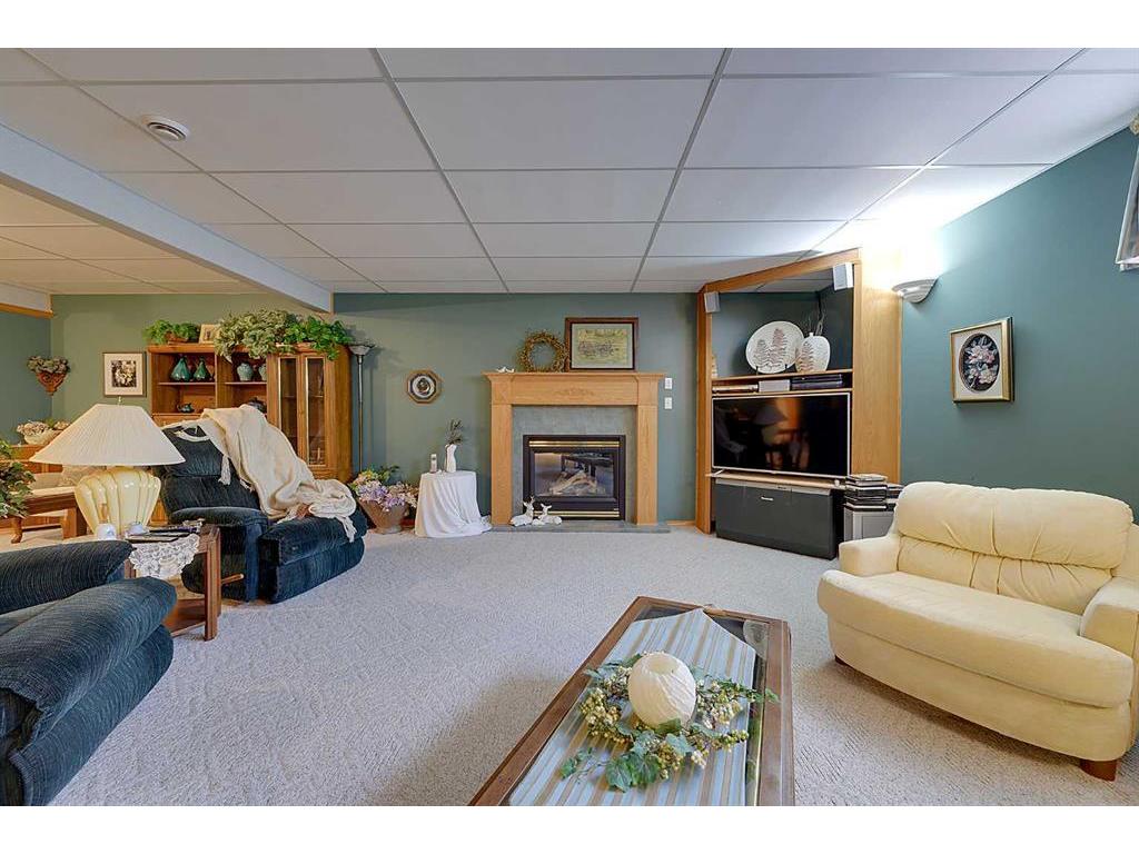 









26110


11

Highway, 27,
Rural Red Deer County,




AB
T4E1C2

