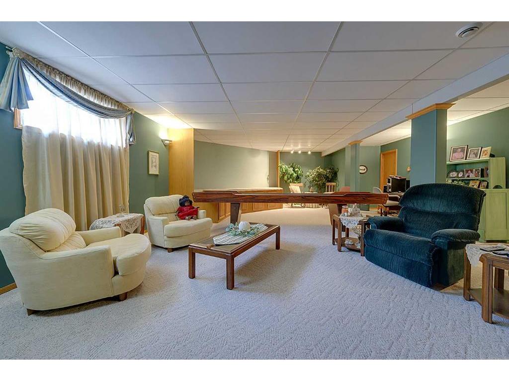 









26110


11

Highway, 27,
Rural Red Deer County,




AB
T4E1C2


