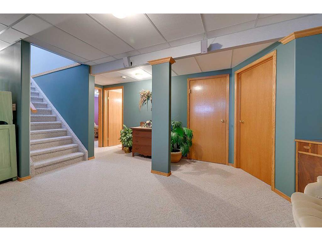 









26110


11

Highway, 27,
Rural Red Deer County,




AB
T4E1C2

