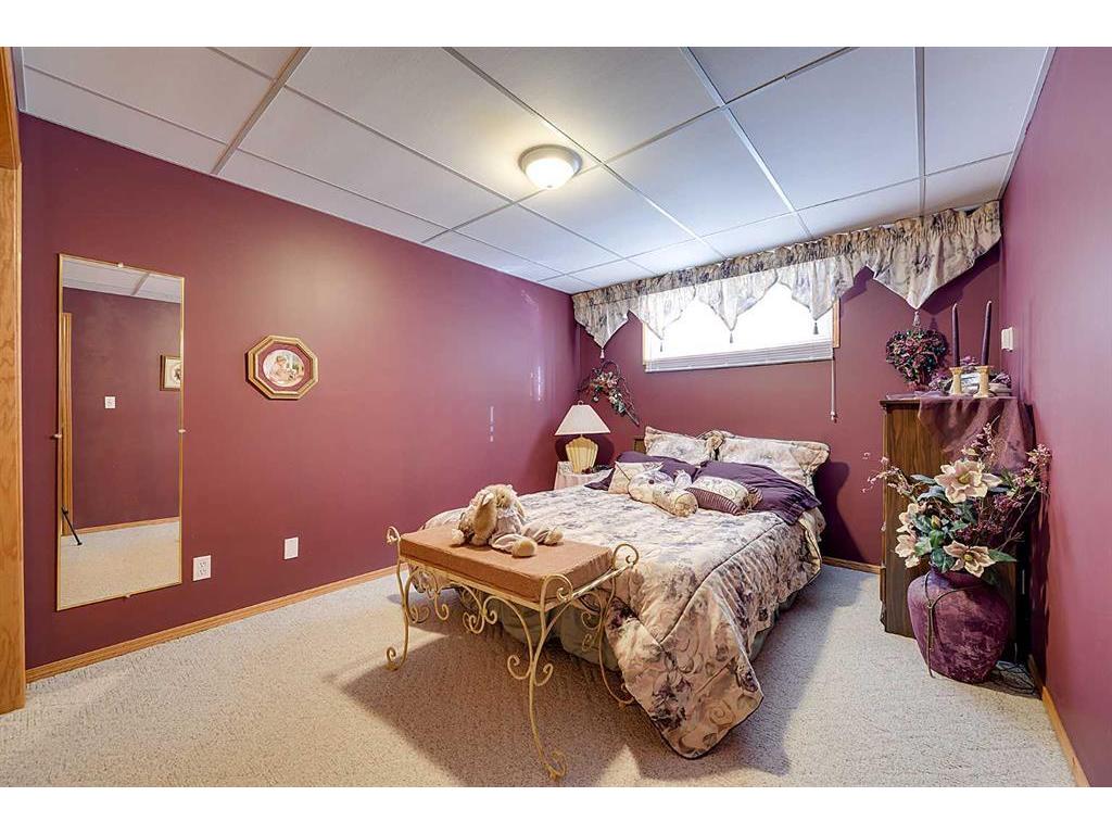 









26110


11

Highway, 27,
Rural Red Deer County,




AB
T4E1C2

