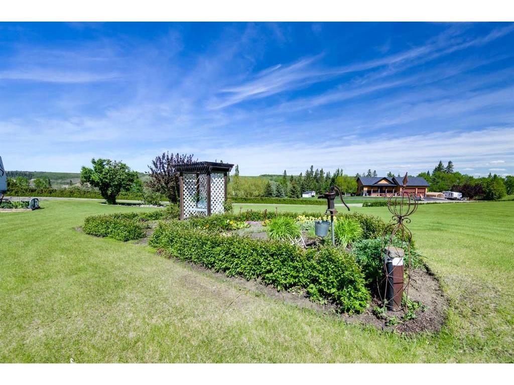 









26110


11

Highway, 27,
Rural Red Deer County,




AB
T4E1C2

