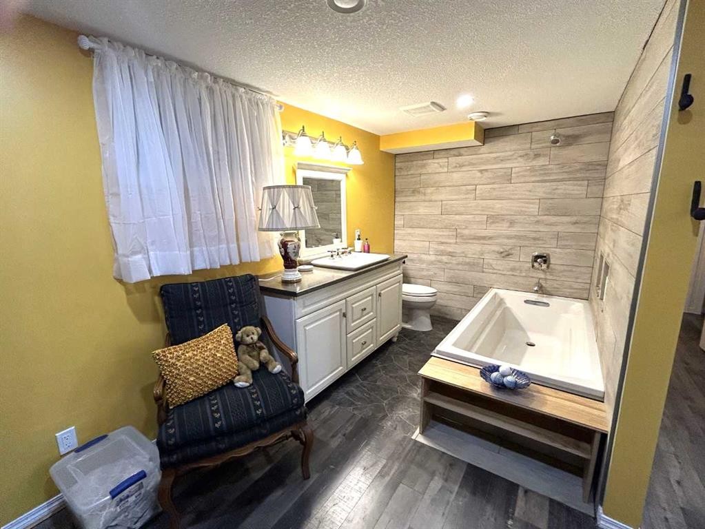 









36205


HIGHWAY 872

,
Coronation,




AB
T0C 0X0


