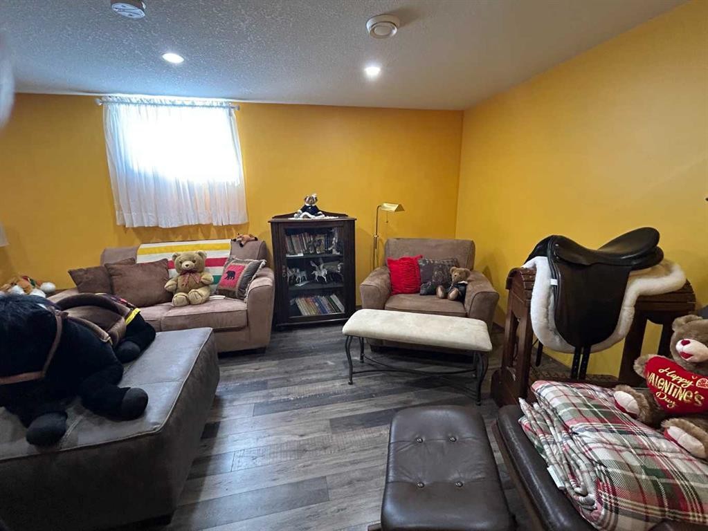 









36205


HIGHWAY 872

,
Coronation,




AB
T0C 0X0


