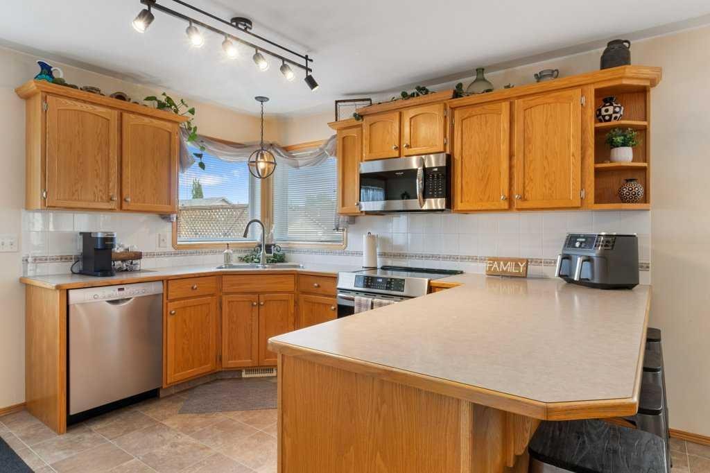 









260


Deschner

Close,
Red Deer,




AB
T4R 3C2

