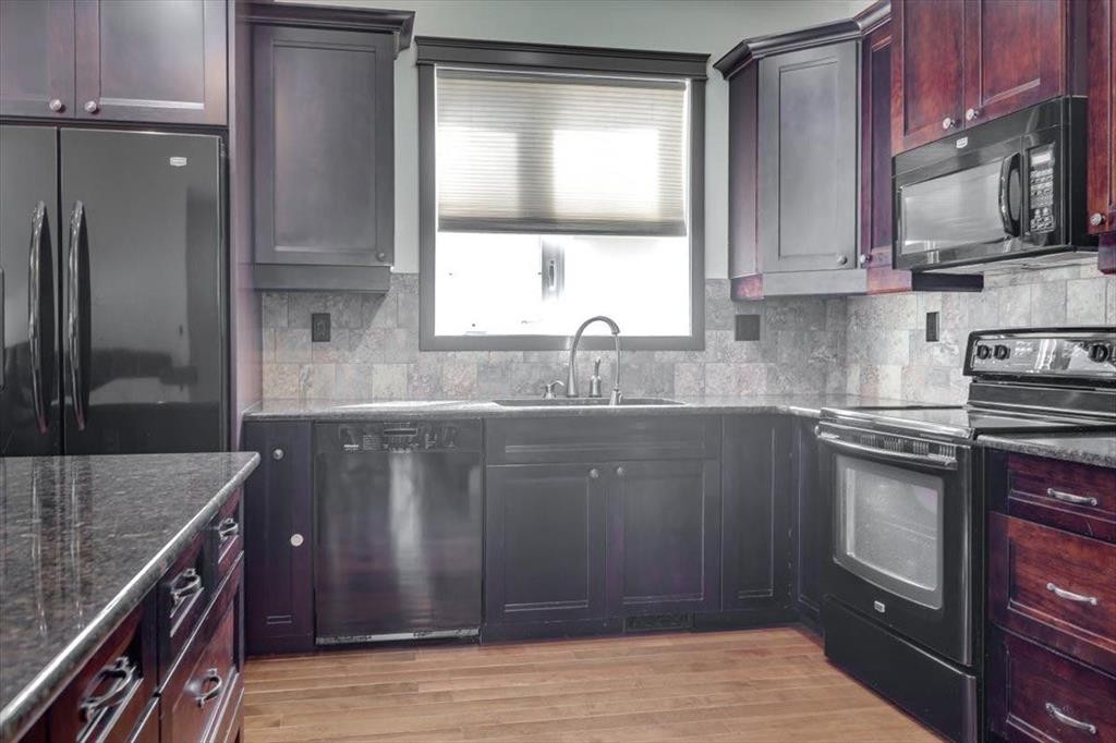 









7021


Cobb

Street,
Lacombe,




AB
T4L0C1

