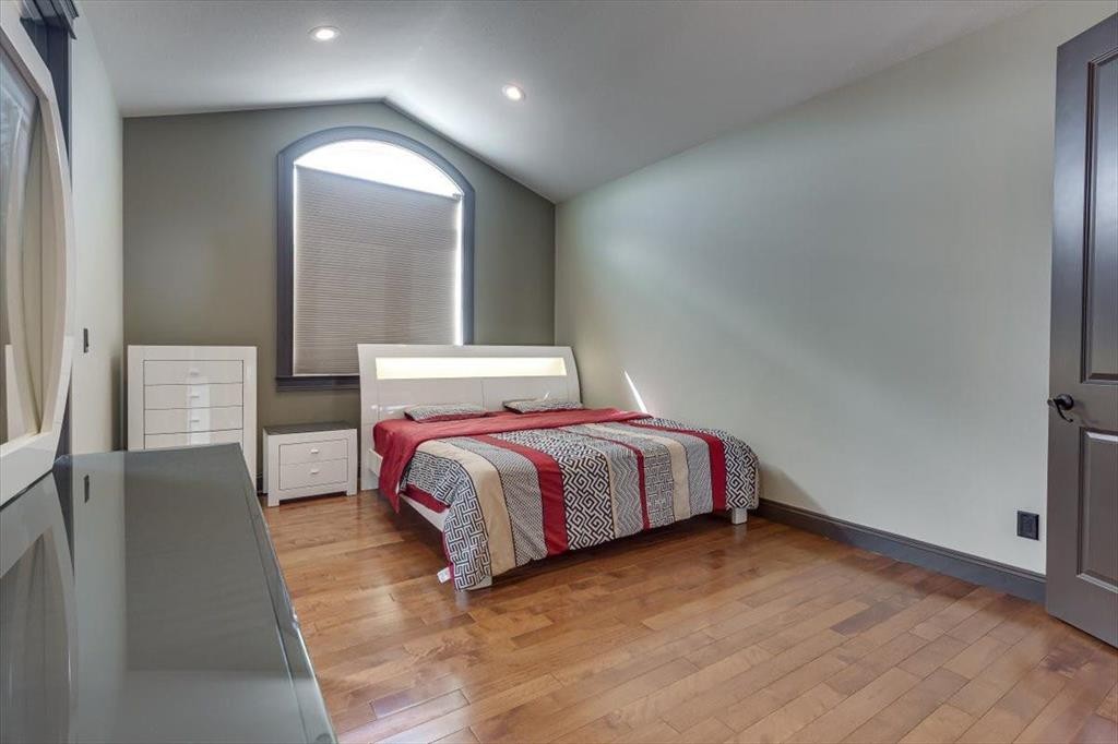 









7021


Cobb

Street,
Lacombe,




AB
T4L0C1

