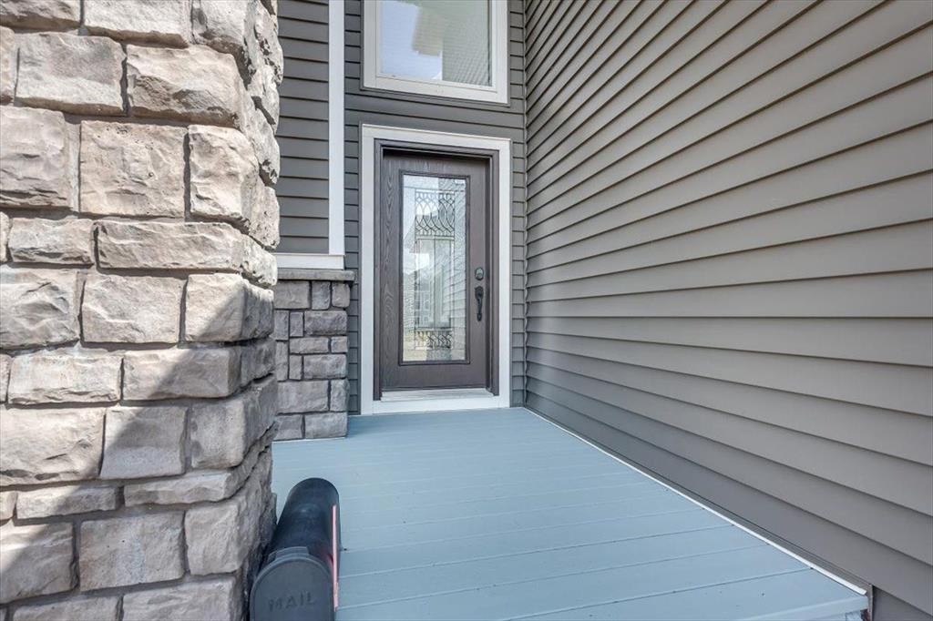 









7021


Cobb

Street,
Lacombe,




AB
T4L0C1

