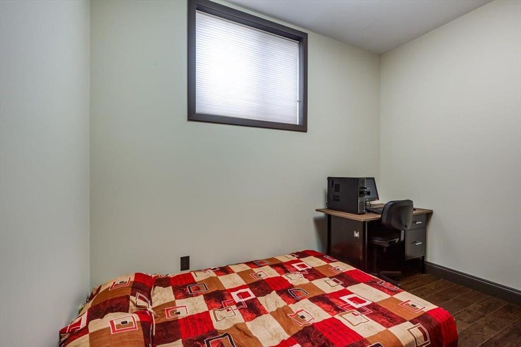 









7021


Cobb

Street,
Lacombe,




AB
T4L0C1

