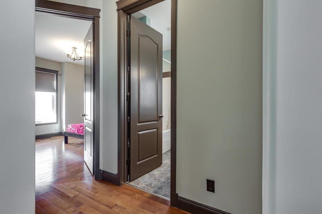 









7021


Cobb

Street,
Lacombe,




AB
T4L0C1


