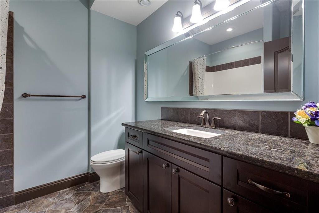 









7021


Cobb

Street,
Lacombe,




AB
T4L0C1

