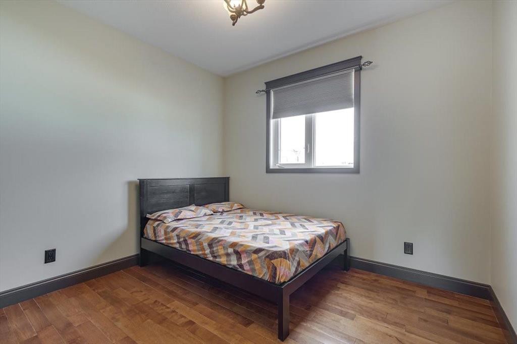









7021


Cobb

Street,
Lacombe,




AB
T4L0C1

