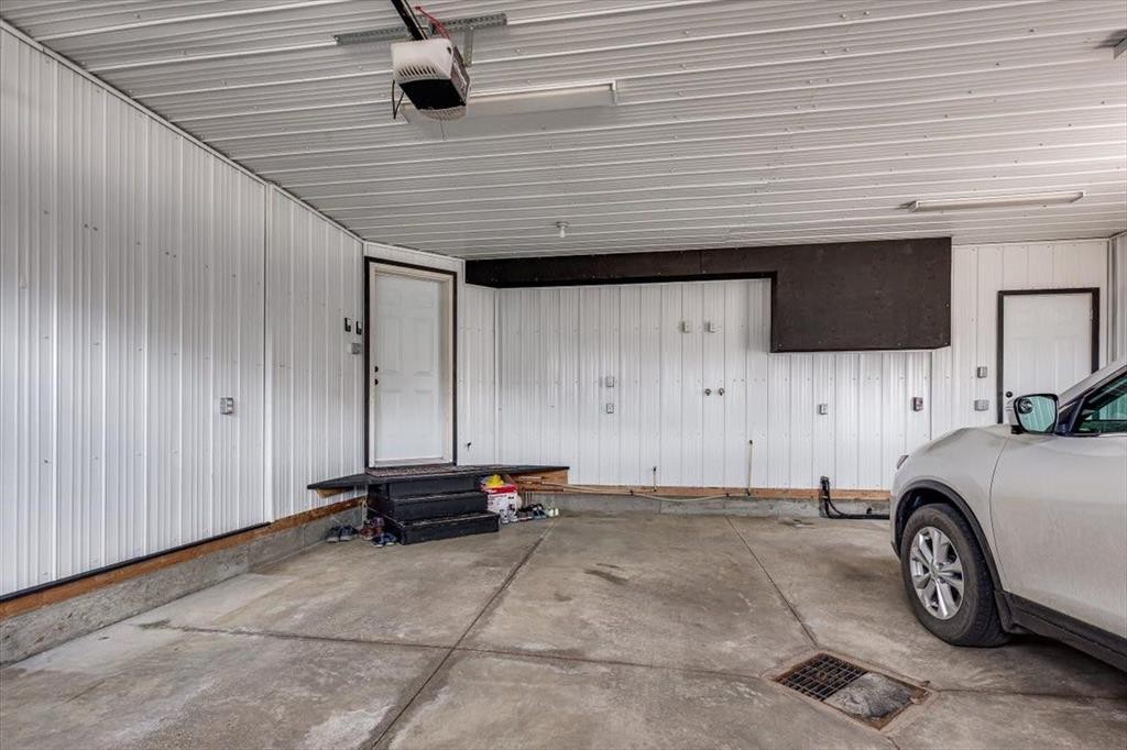 









7021


Cobb

Street,
Lacombe,




AB
T4L0C1

