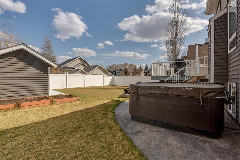 









7021


Cobb

Street,
Lacombe,




AB
T4L0C1


