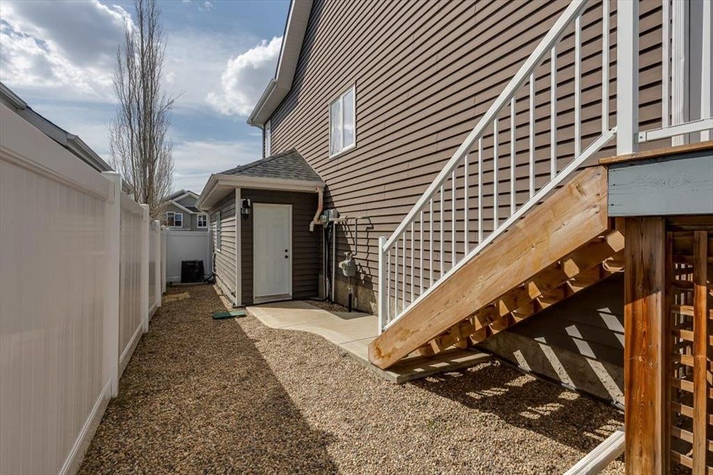 









7021


Cobb

Street,
Lacombe,




AB
T4L0C1

