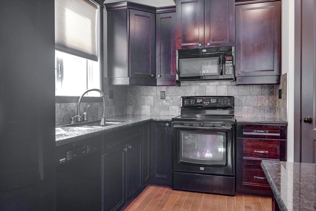 









7021


Cobb

Street,
Lacombe,




AB
T4L0C1

