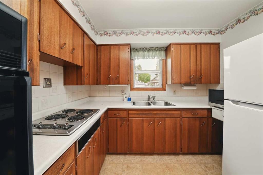 









4138


35

Street,
Red Deer,




AB
T4N0P8

