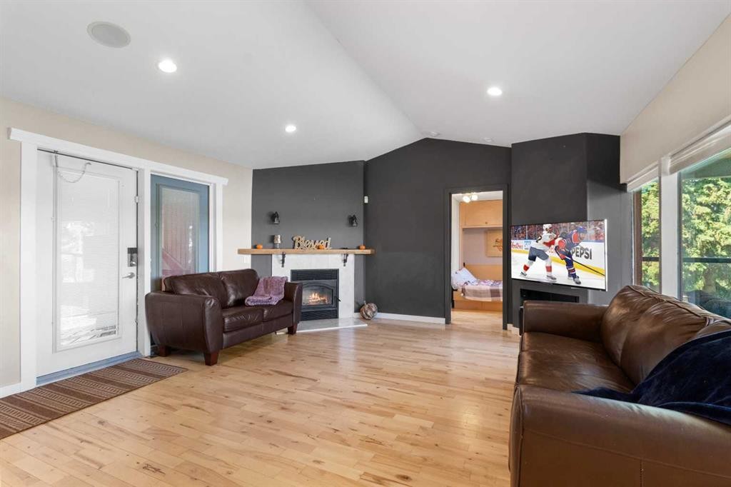









36106C


Range Road 250

, 106,
Rural Red Deer County,




AB
T0M 1R0

