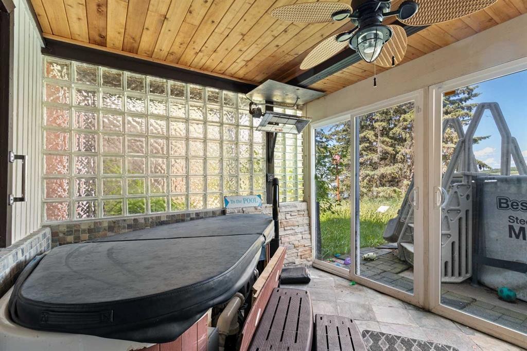 









36106C


Range Road 250

, 106,
Rural Red Deer County,




AB
T0M 1R0

