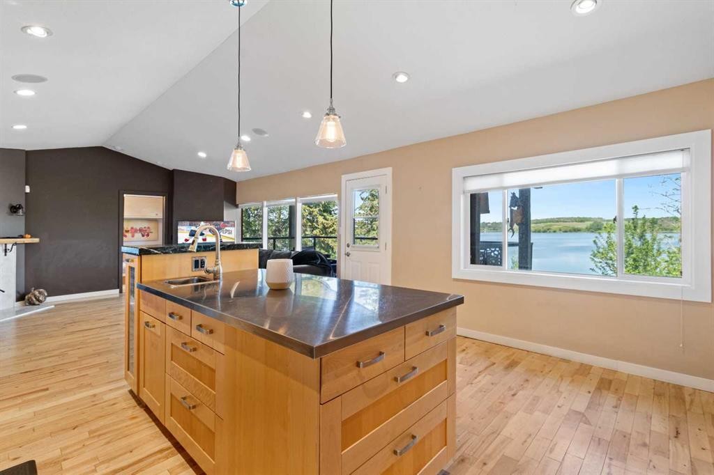 









36106C


Range Road 250

, 106,
Rural Red Deer County,




AB
T0M 1R0

