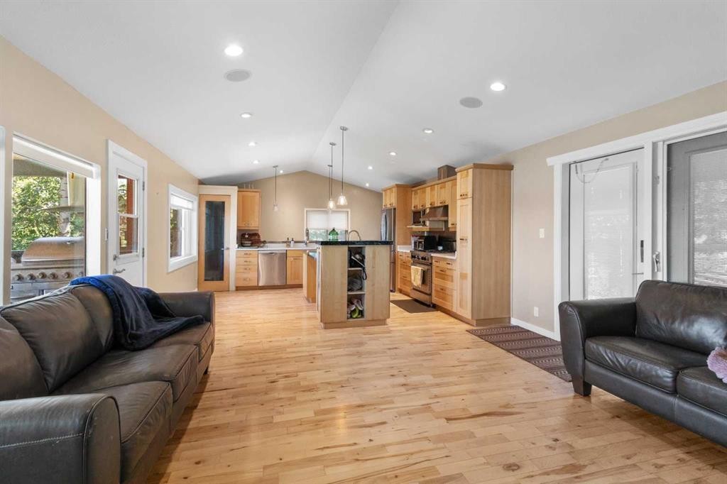 









36106C


Range Road 250

, 106,
Rural Red Deer County,




AB
T0M 1R0

