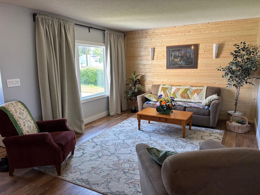 









5615


49

Avenue,
Killam,




AB
T0B2L0

