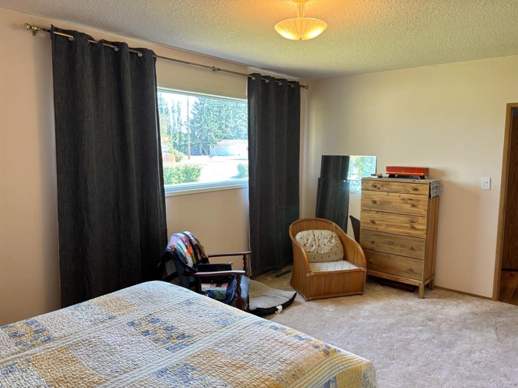 









5615


49

Avenue,
Killam,




AB
T0B2L0

