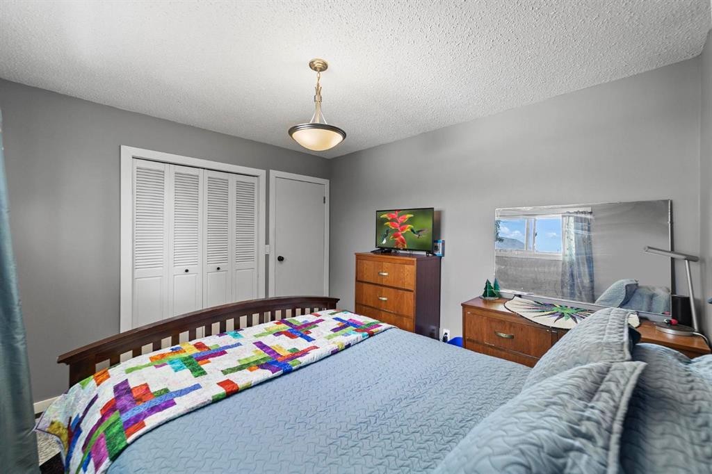 









4309


72

Street,
Camrose,




AB
T4V 3X6

