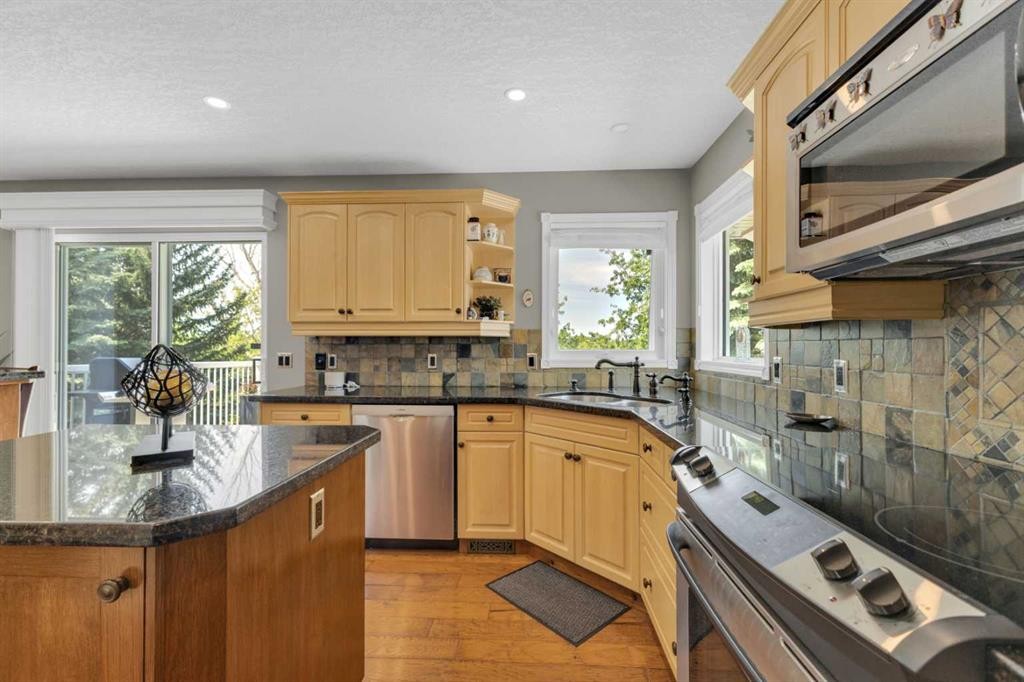 









20


Lakes

Close,
Lacombe,




AB
T4L 1S4

