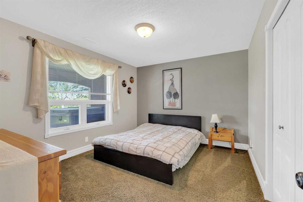









20


Lakes

Close,
Lacombe,




AB
T4L 1S4

