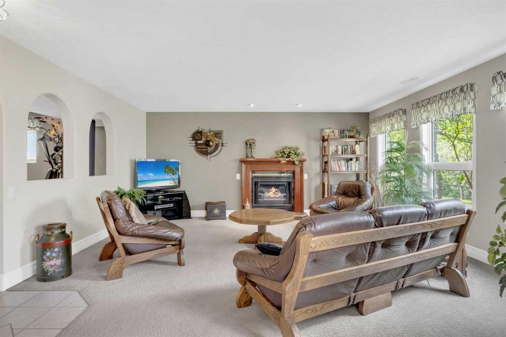 









20


Lakes

Close,
Lacombe,




AB
T4L 1S4


