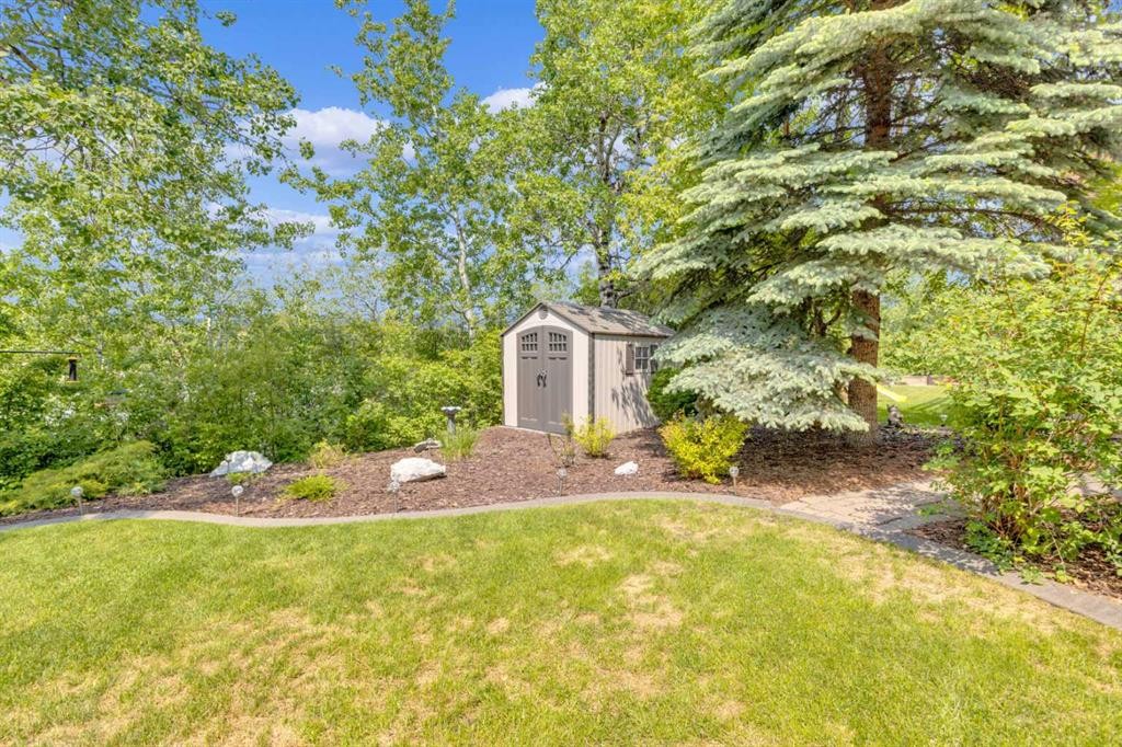 









20


Lakes

Close,
Lacombe,




AB
T4L 1S4

