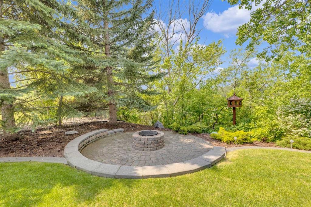 









20


Lakes

Close,
Lacombe,




AB
T4L 1S4

