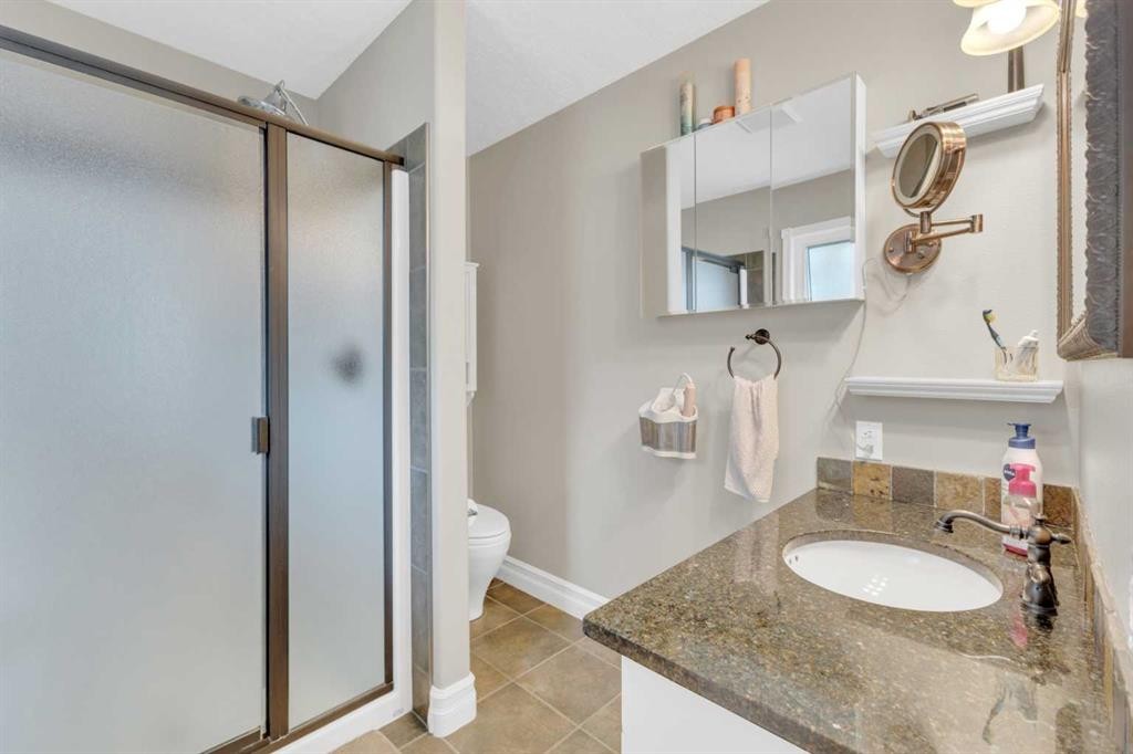 









20


Lakes

Close,
Lacombe,




AB
T4L 1S4

