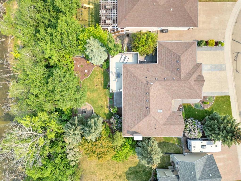 









20


Lakes

Close,
Lacombe,




AB
T4L 1S4

